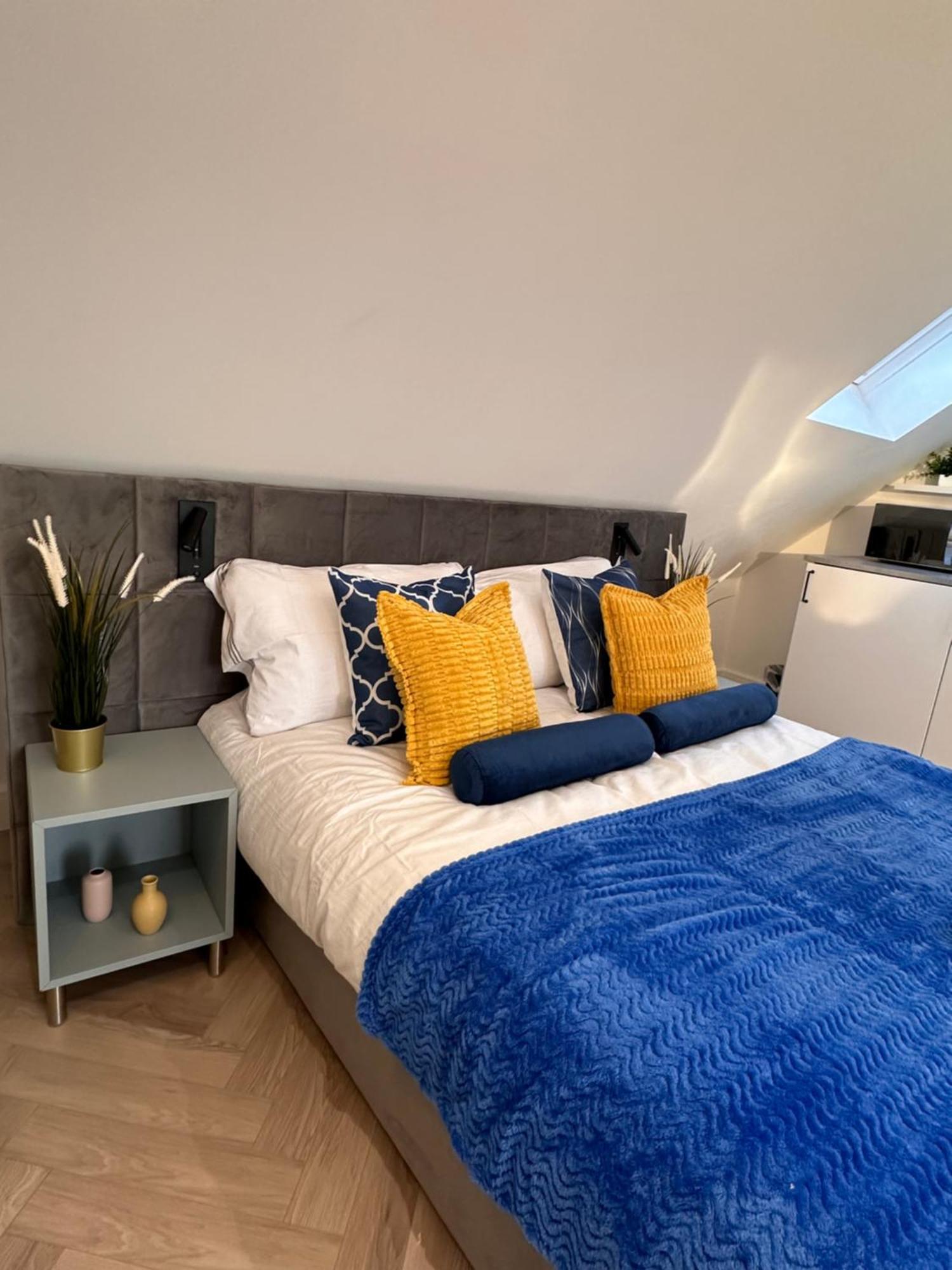 R5 - Luxury Private Ensuite Self-Contained Room - Newly Renovated Halesowen Eksteriør billede