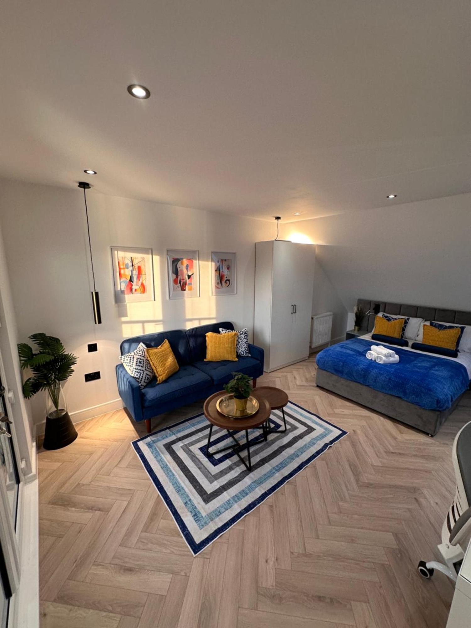 R5 - Luxury Private Ensuite Self-Contained Room - Newly Renovated Halesowen Eksteriør billede