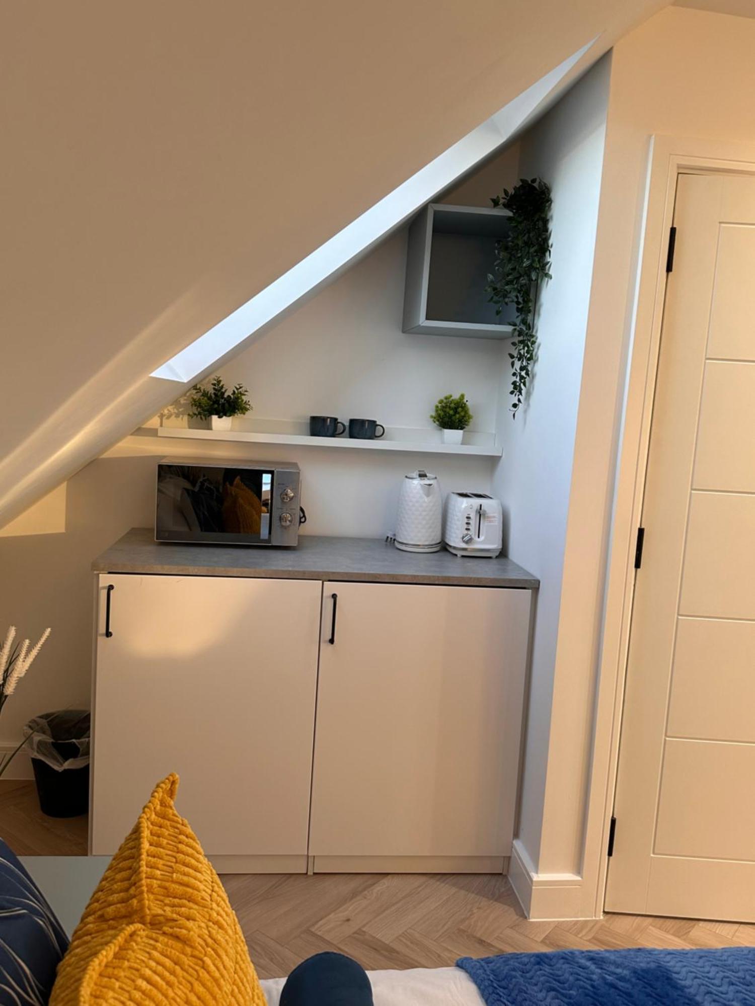 R5 - Luxury Private Ensuite Self-Contained Room - Newly Renovated Halesowen Eksteriør billede