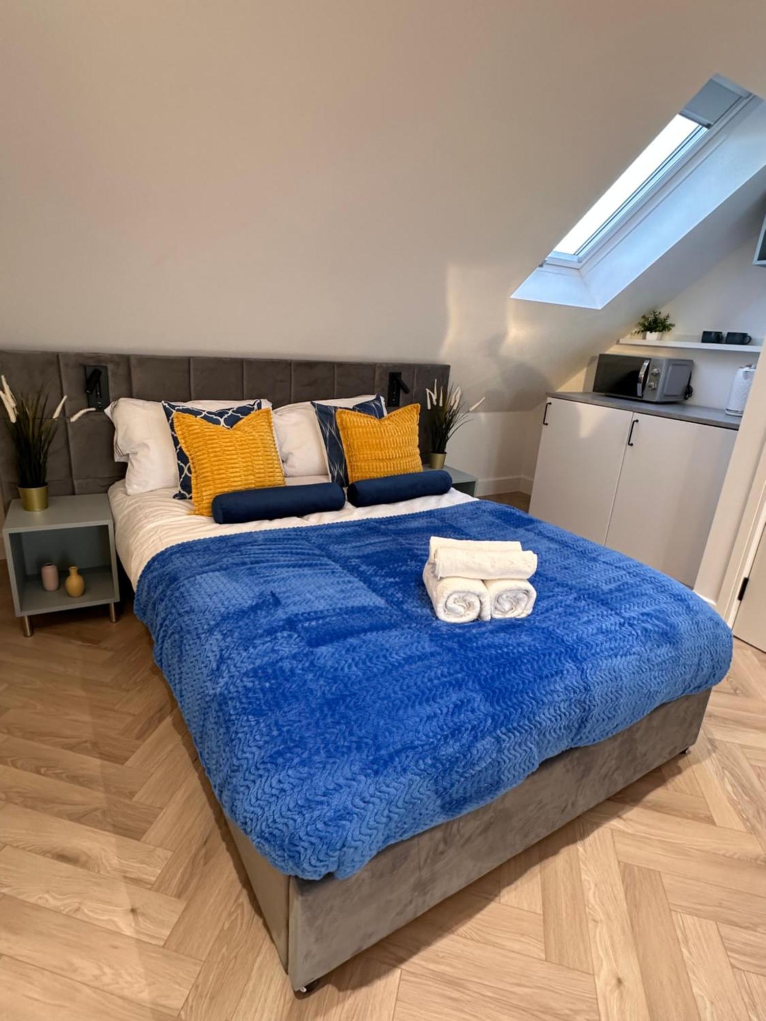 R5 - Luxury Private Ensuite Self-Contained Room - Newly Renovated Halesowen Eksteriør billede